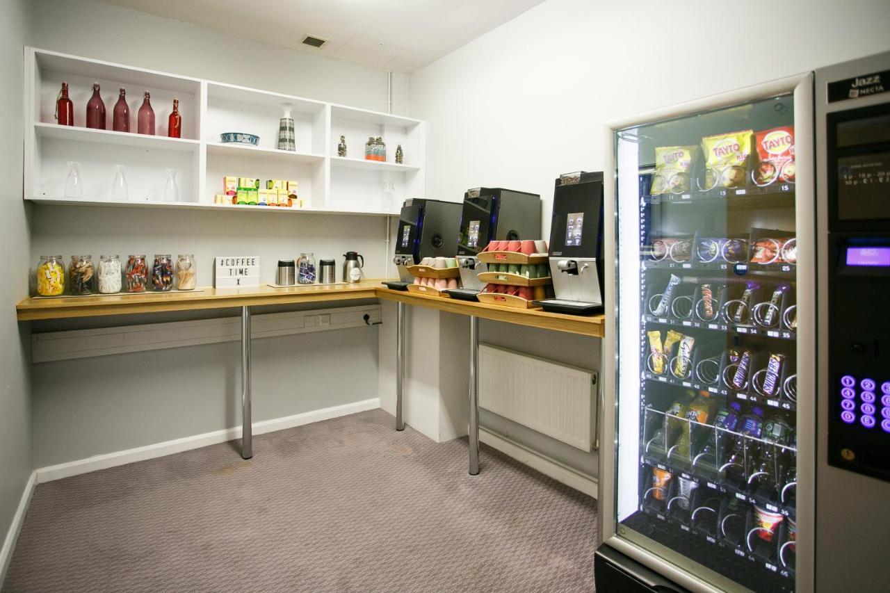 快捷假日安特里姆酒店 外观 照片